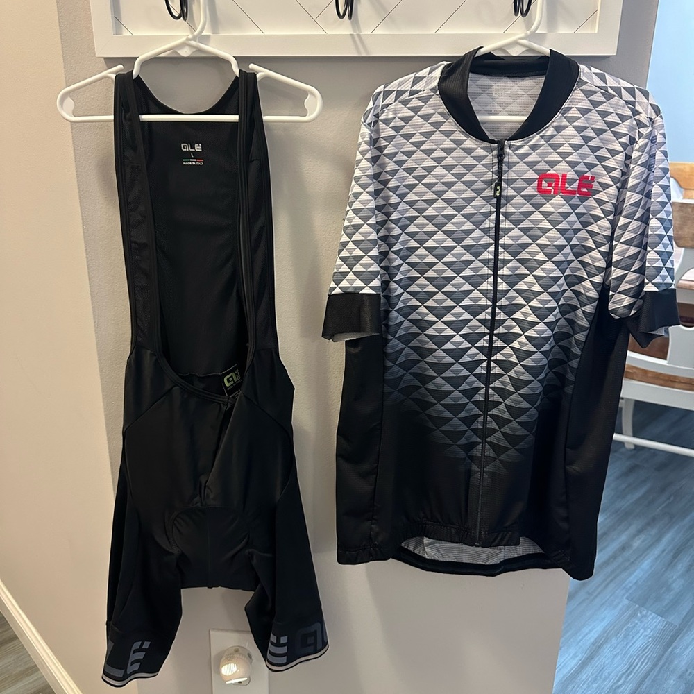 ALE Cycling Jersey and Bib Set in Black and Gray